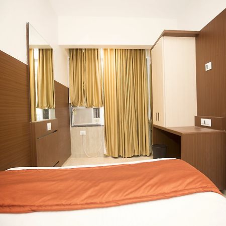 Hotel Spring Inn Bombaj Zewnętrze zdjęcie