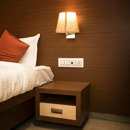 Hotel Spring Inn Bombaj Zewnętrze zdjęcie