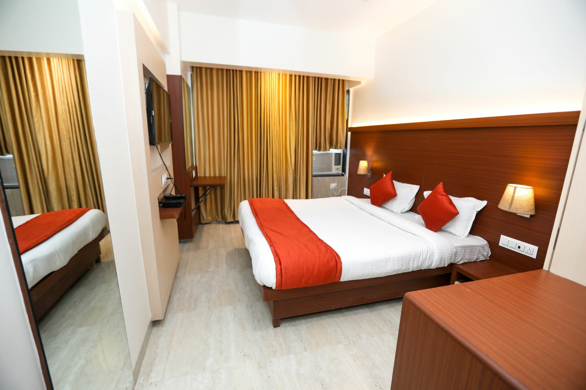 Hotel Spring Inn Bombaj Zewnętrze zdjęcie