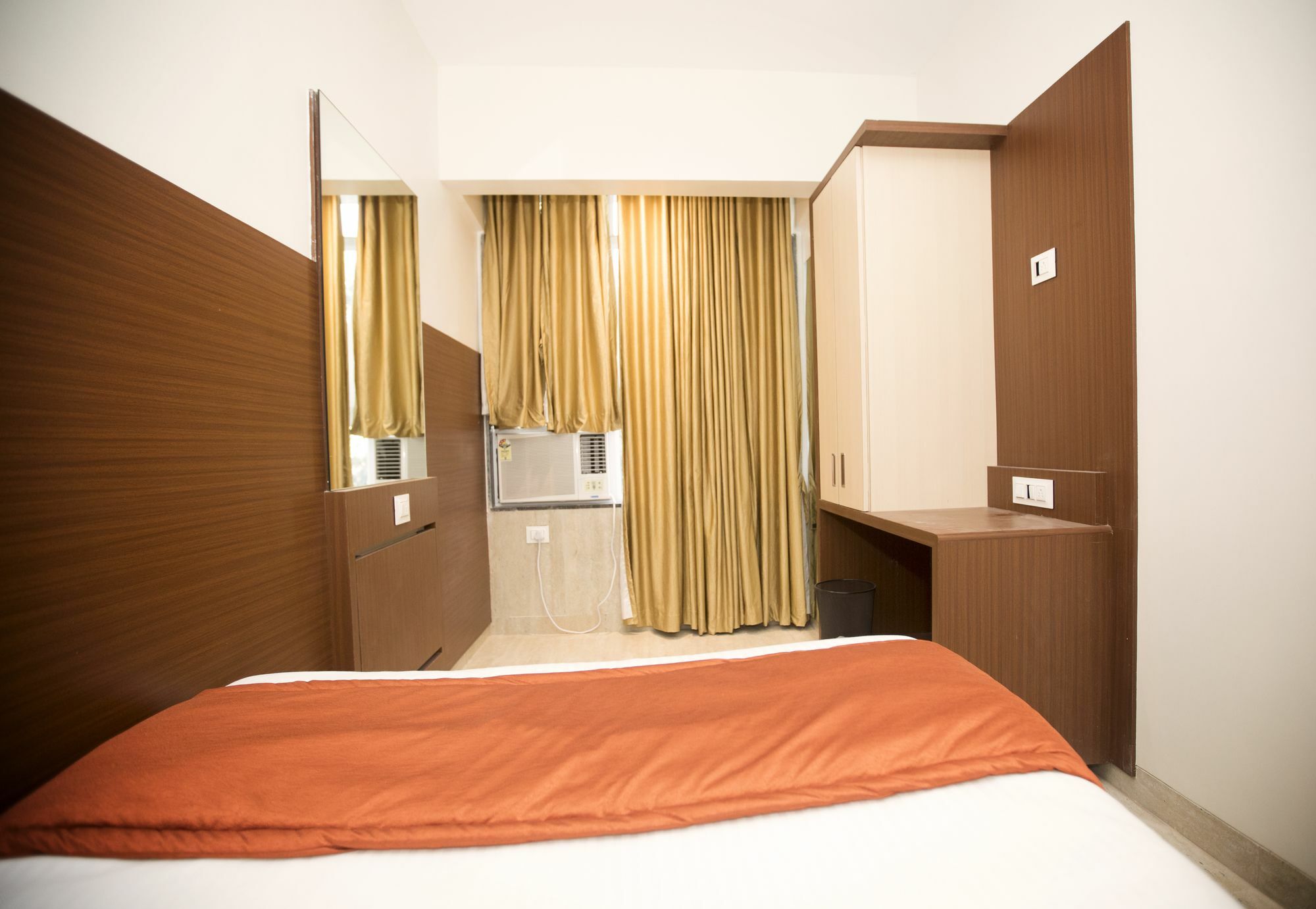 Hotel Spring Inn Bombaj Zewnętrze zdjęcie